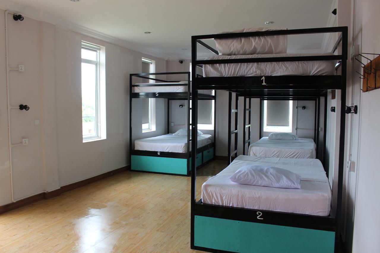 Mad Monkey Hostel Kampot (Adults Only) Bagian luar foto