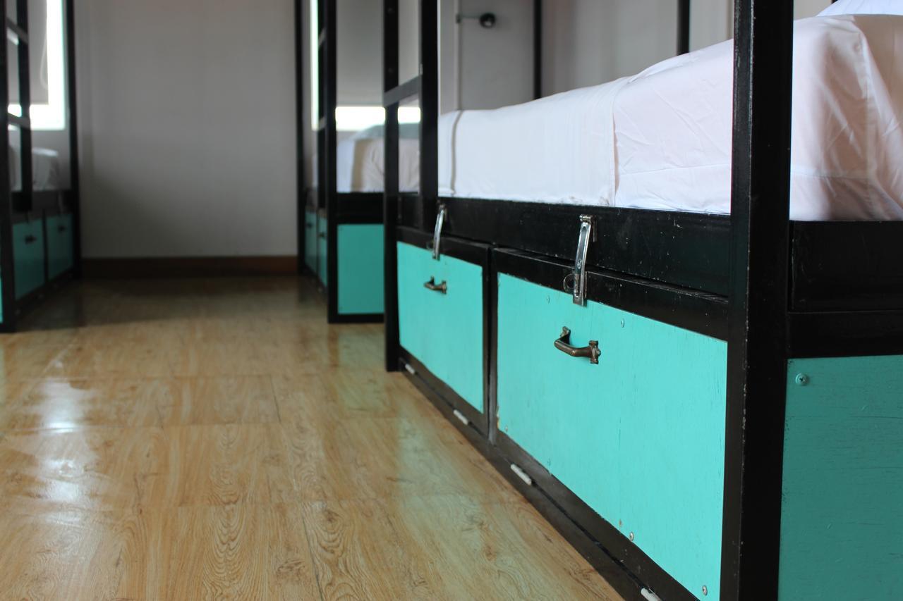 Mad Monkey Hostel Kampot (Adults Only) Bagian luar foto