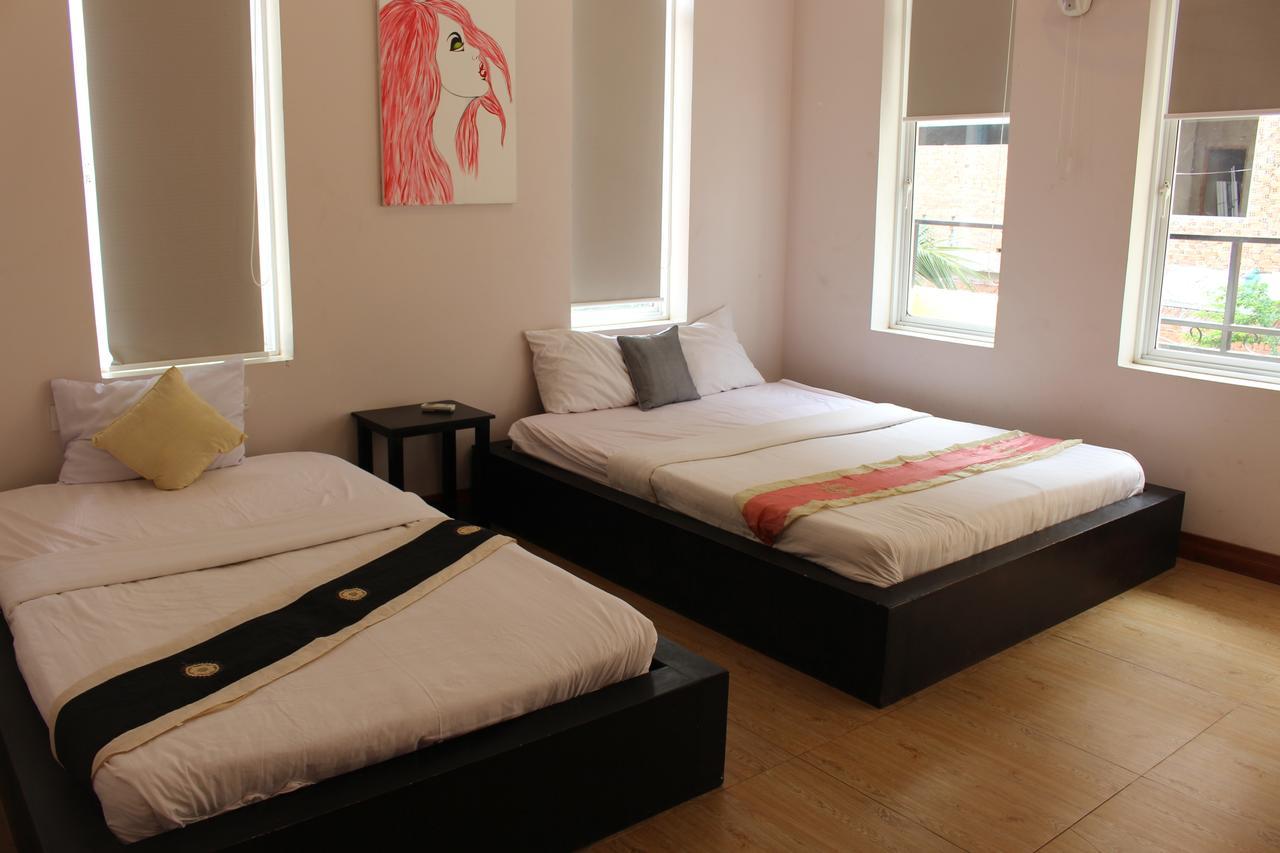 Mad Monkey Hostel Kampot (Adults Only) Bagian luar foto