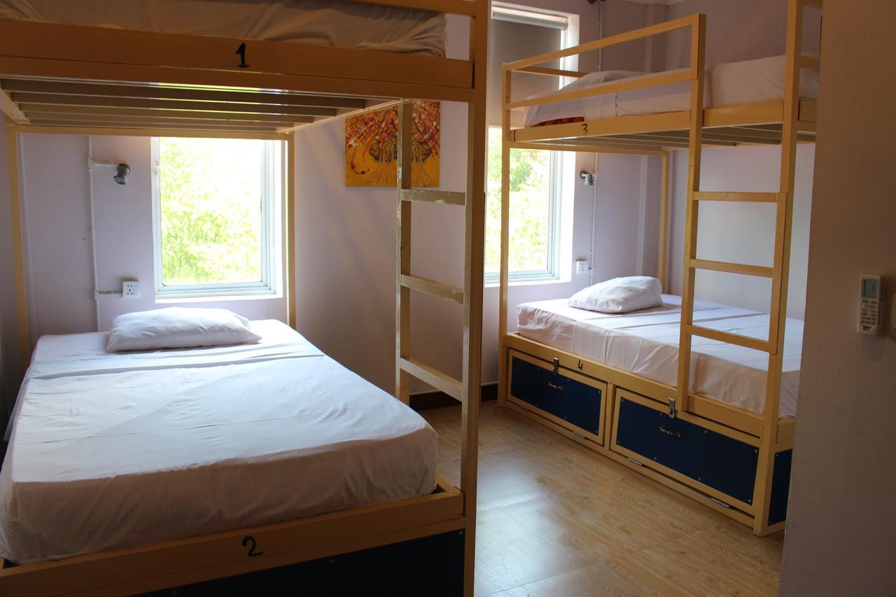 Mad Monkey Hostel Kampot (Adults Only) Bagian luar foto