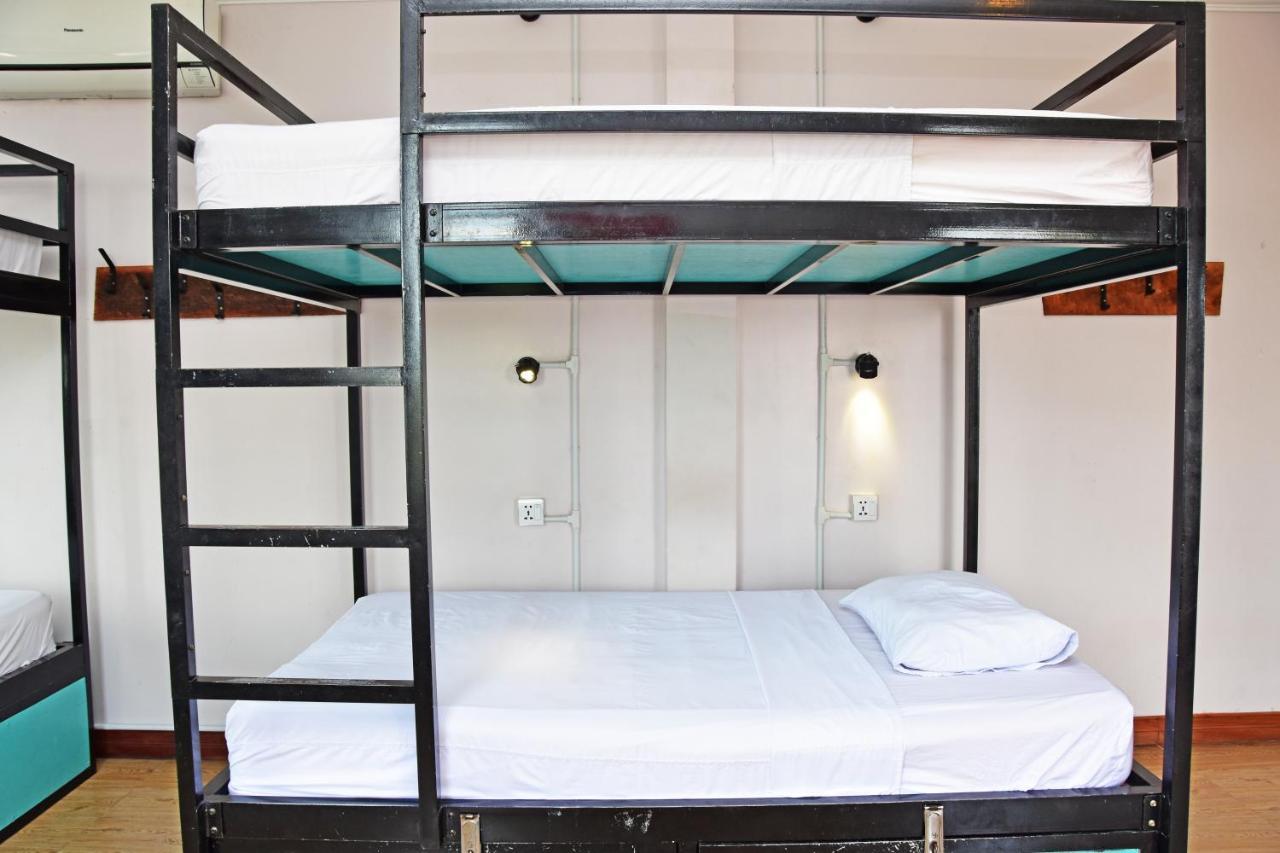 Mad Monkey Hostel Kampot (Adults Only) Bagian luar foto