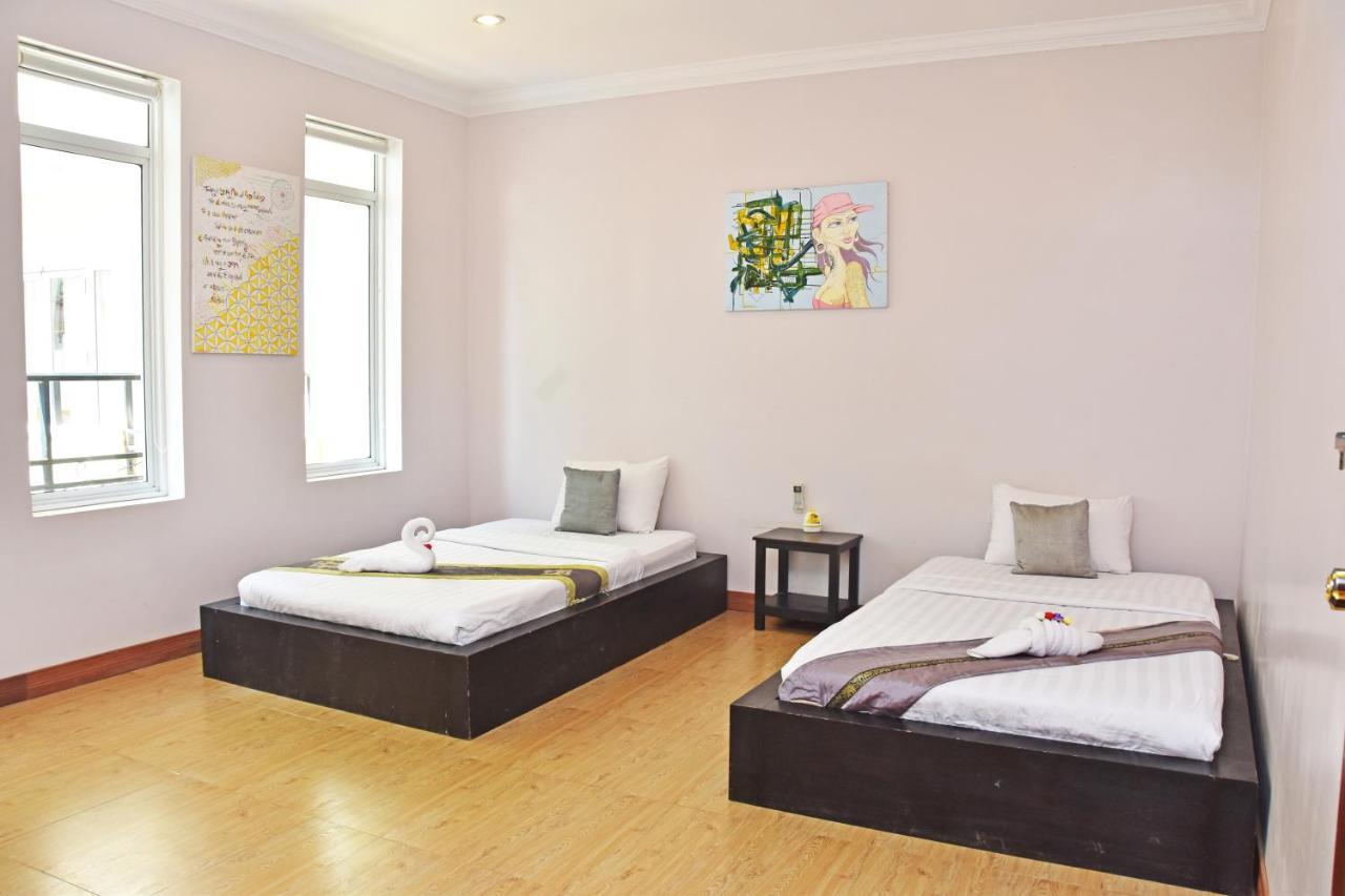 Mad Monkey Hostel Kampot (Adults Only) Bagian luar foto