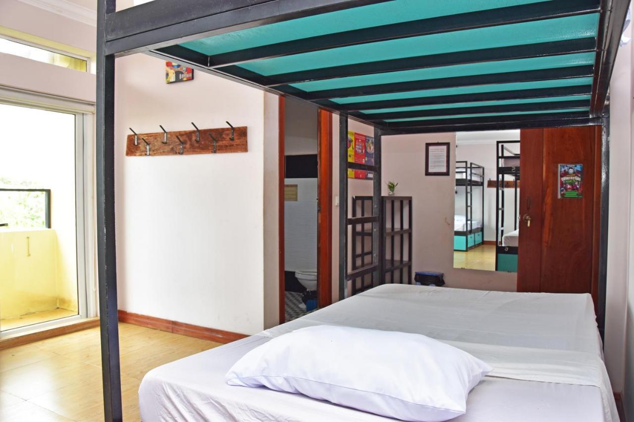 Mad Monkey Hostel Kampot (Adults Only) Bagian luar foto
