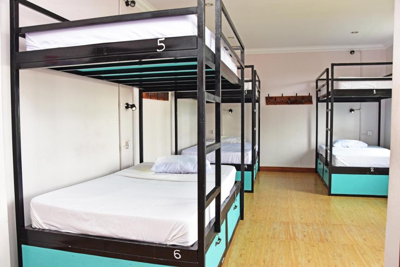 Mad Monkey Hostel Kampot (Adults Only) Bagian luar foto