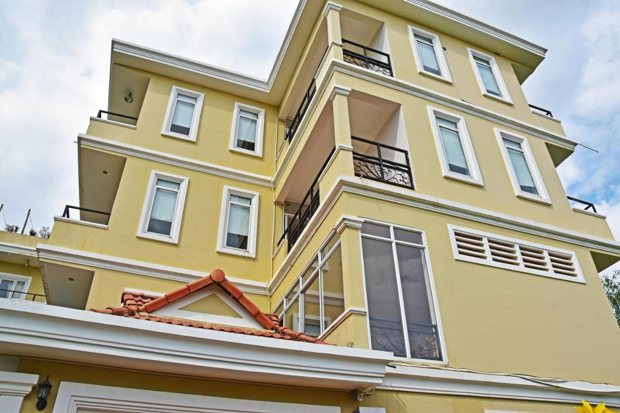 Mad Monkey Hostel Kampot (Adults Only) Bagian luar foto