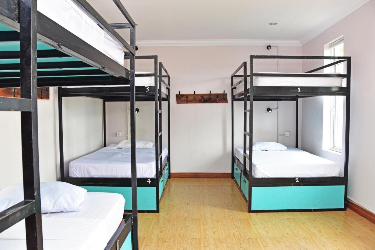 Mad Monkey Hostel Kampot (Adults Only) Bagian luar foto