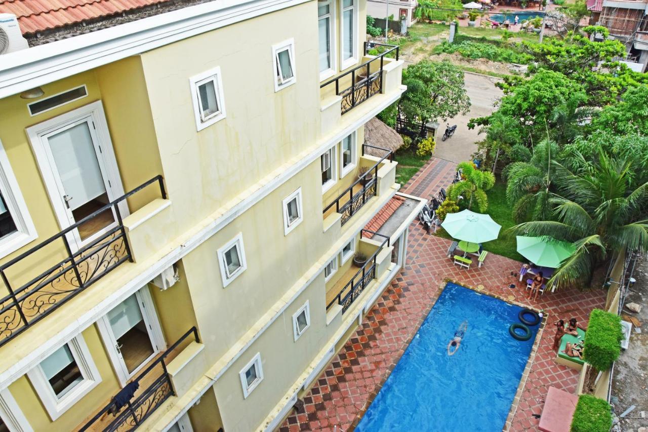 Mad Monkey Hostel Kampot (Adults Only) Bagian luar foto